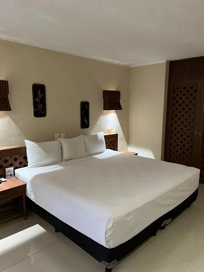Hotel Plaza Kokai Cancun