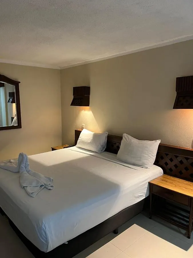 Hotel Plaza Kokai Cancun 4*,  Mexico